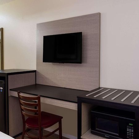 Rodeway Inn Livermore Bagian luar foto