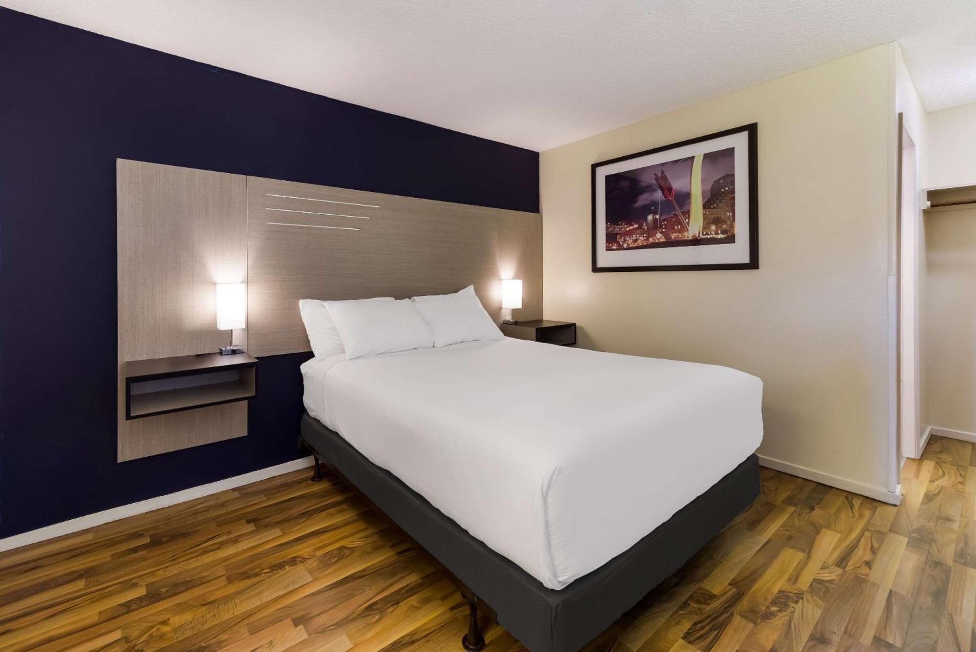 Rodeway Inn Livermore Bagian luar foto