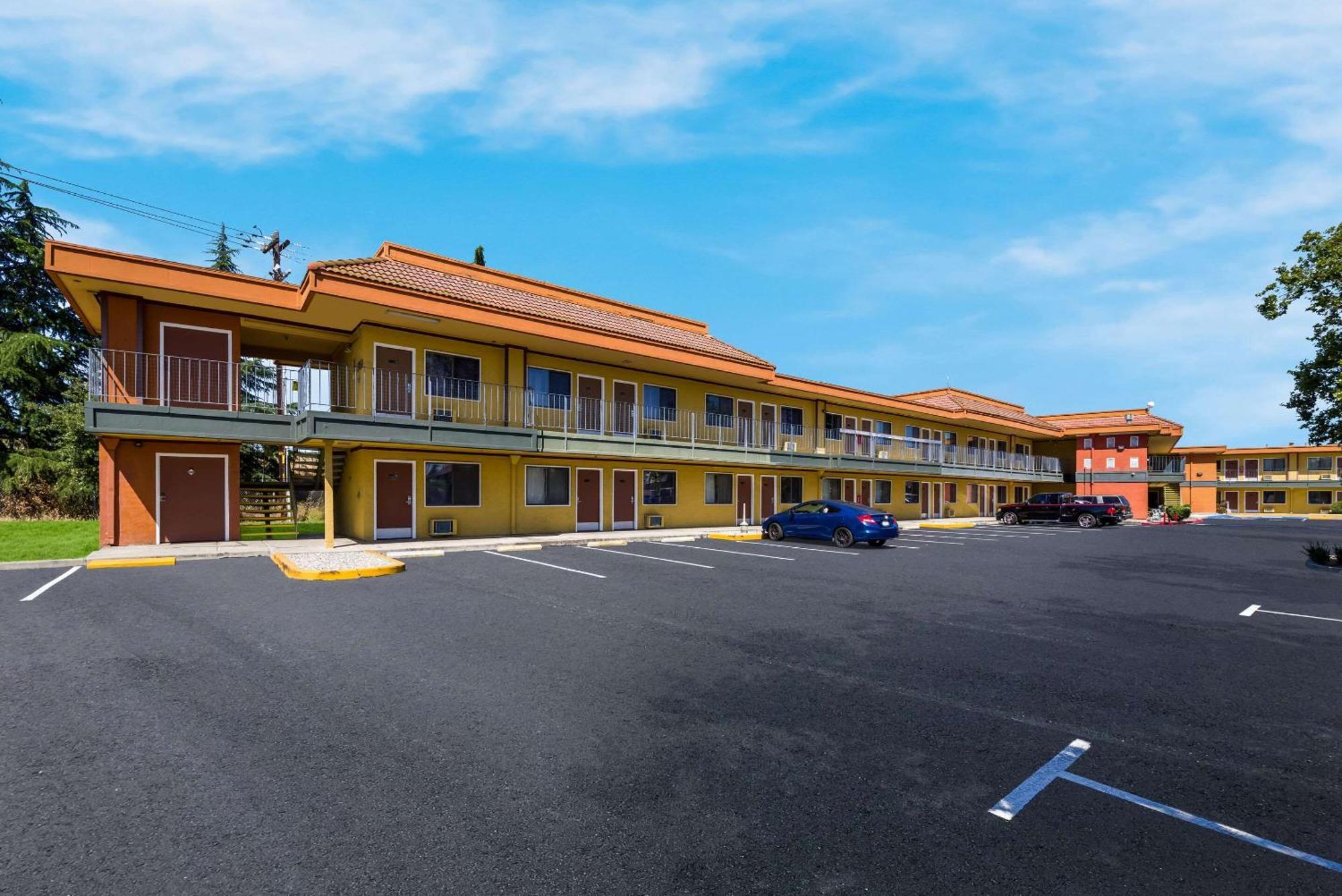 Rodeway Inn Livermore Bagian luar foto