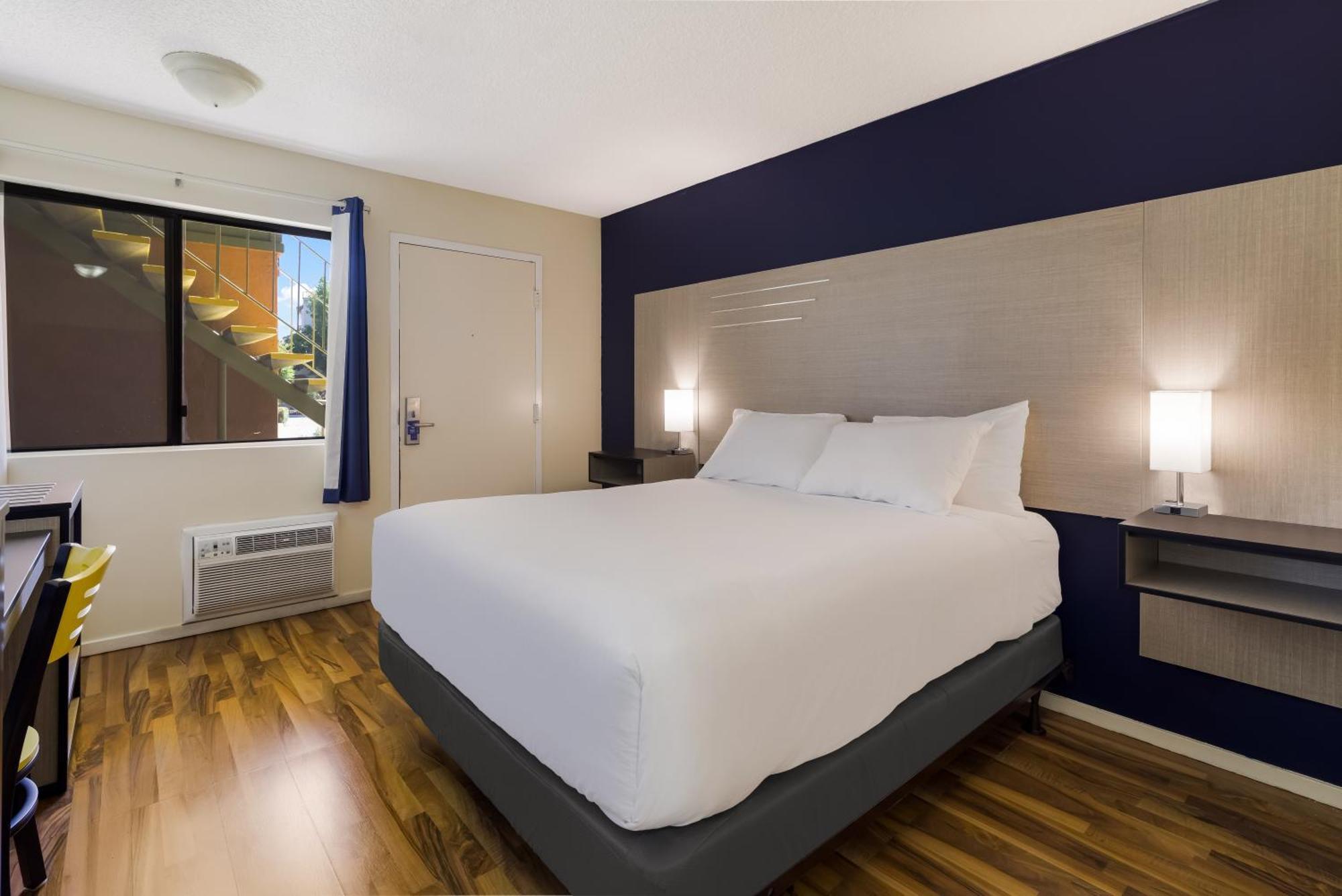 Rodeway Inn Livermore Bagian luar foto