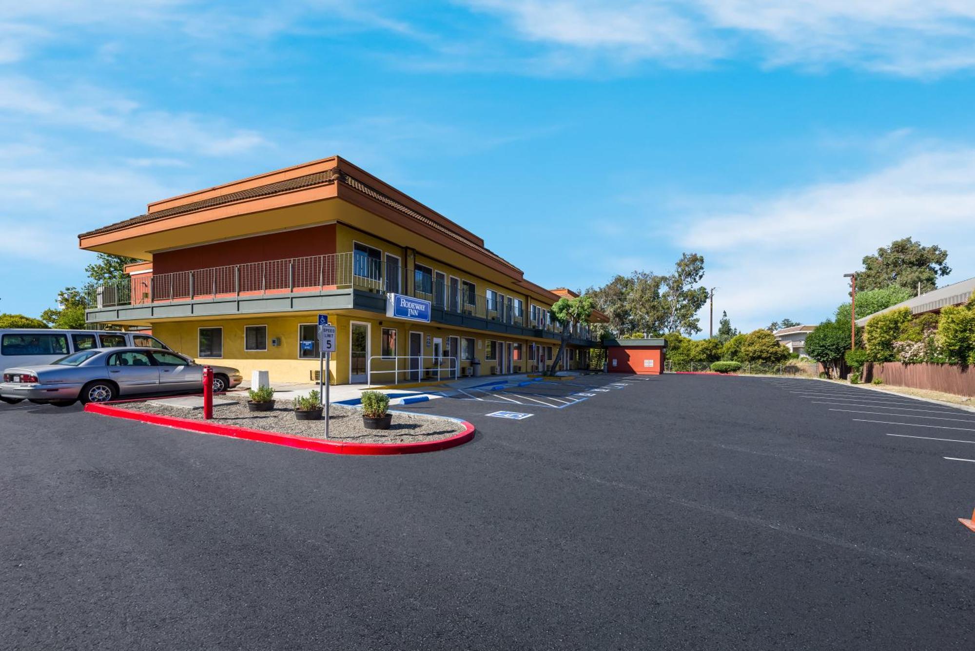 Rodeway Inn Livermore Bagian luar foto